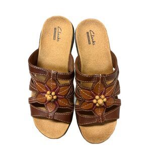 Clark’s Brown Leather Lexi Myrtle slip-on candles Size 7W